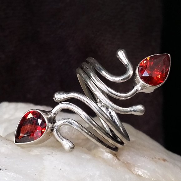 GG Unique Jewelry Jewelry - Designer Handmade Silver Ring Genuine Garnet stone